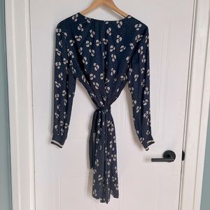 Like New - Pretty paisley dress, with sash to cinch the wait. Worn once